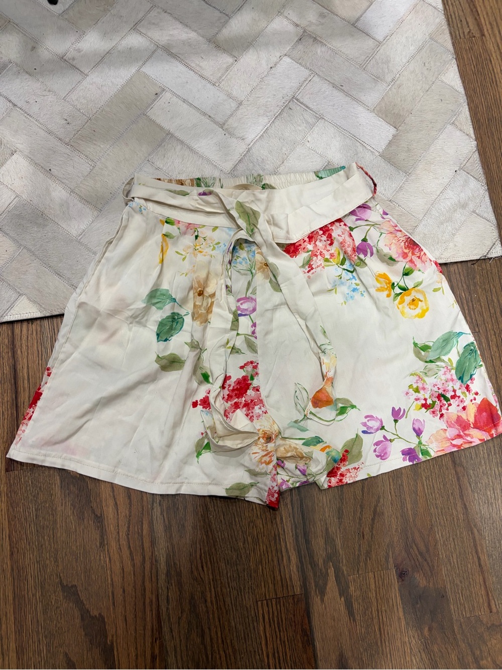 Floral Tie-Waist Cream Shorts